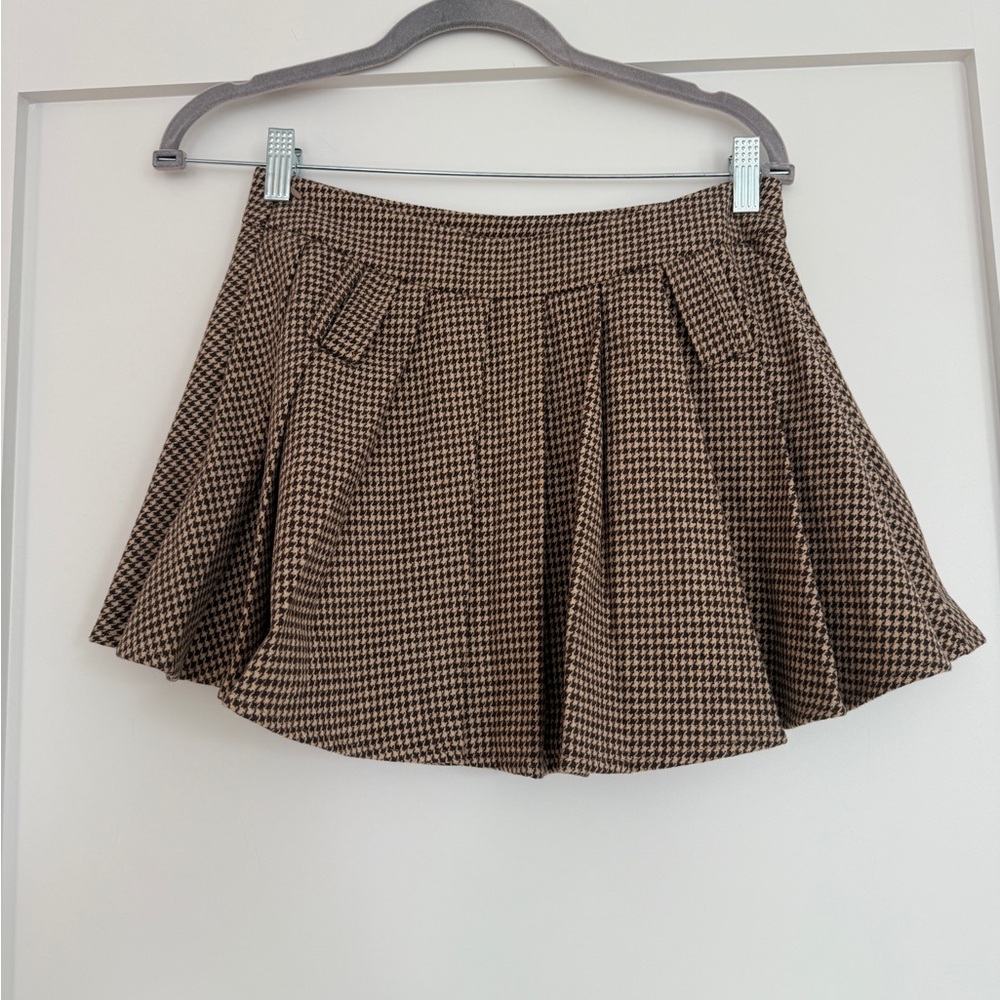 Commense NWT Houndstooth Belted Pleat Mini Skirt